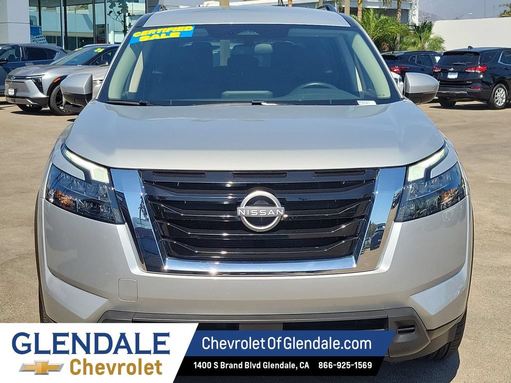 Used 2025 Nissan Pathfinder SV FWD image 16