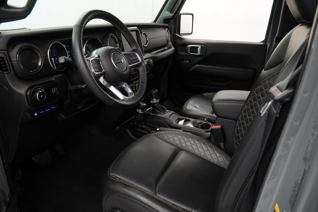Used 2023 Jeep Wrangler Unlimited Sahara AWD/4WD image 18