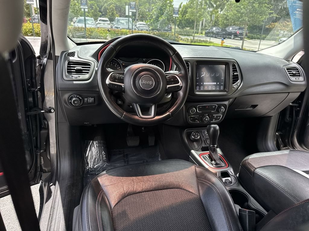 Used 2020 Jeep Compass Trailhawk AWD/4WD image 35