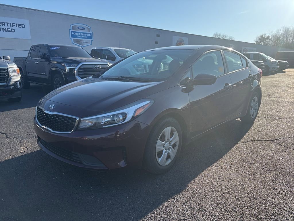 Used 2017 Kia Forte LX image 1