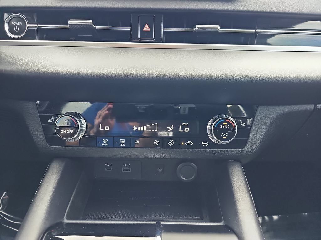 Used 2024 Mitsubishi Outlander 4WD Plug-In Hybrid image 24