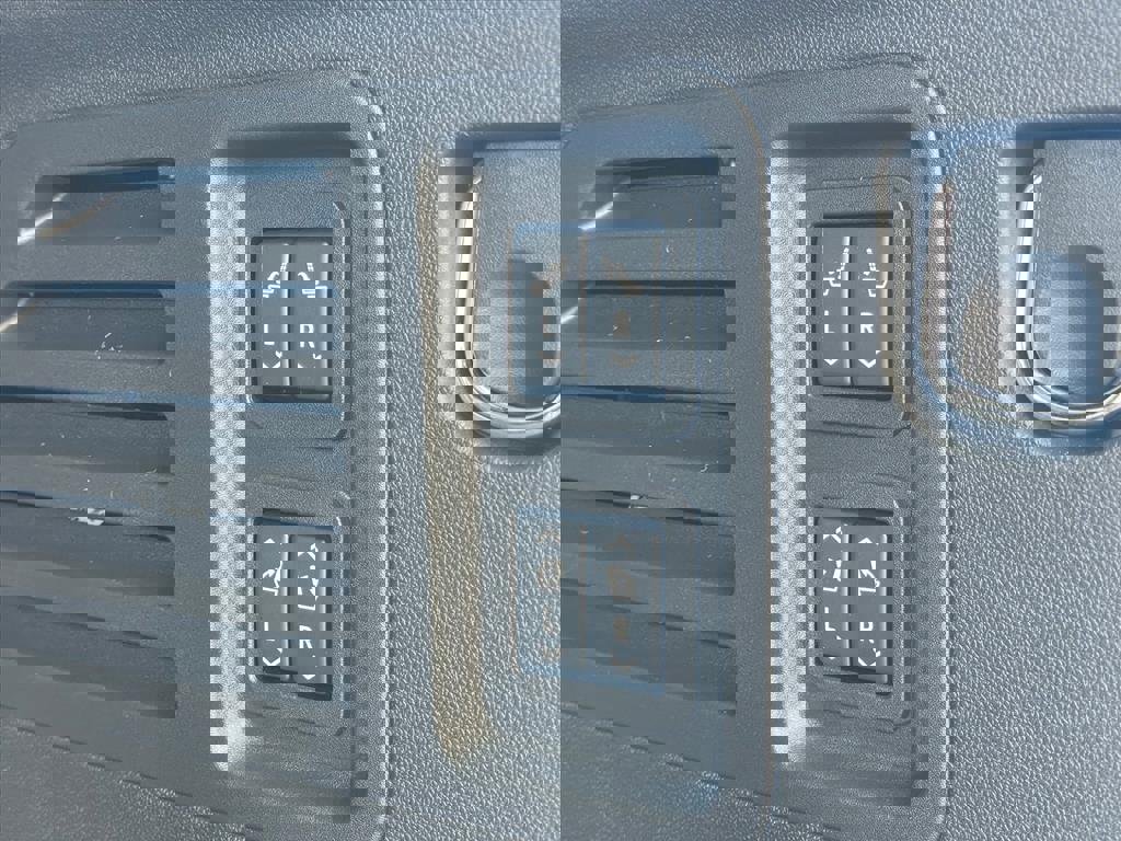 New 2026 Chevrolet Traverse RS image 28