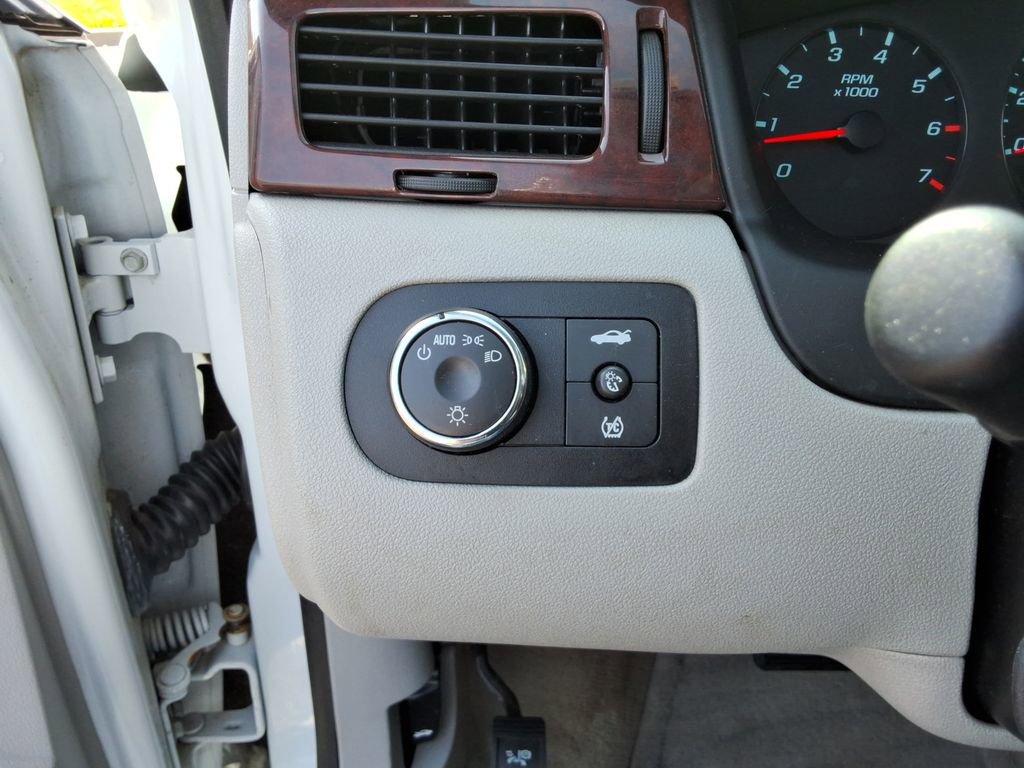 Used 2010 Chevrolet Impala LS FWD image 31