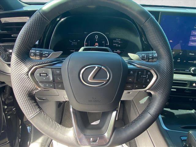 Used 2025 Lexus TX 500h AWD w/ Technology Package image 15
