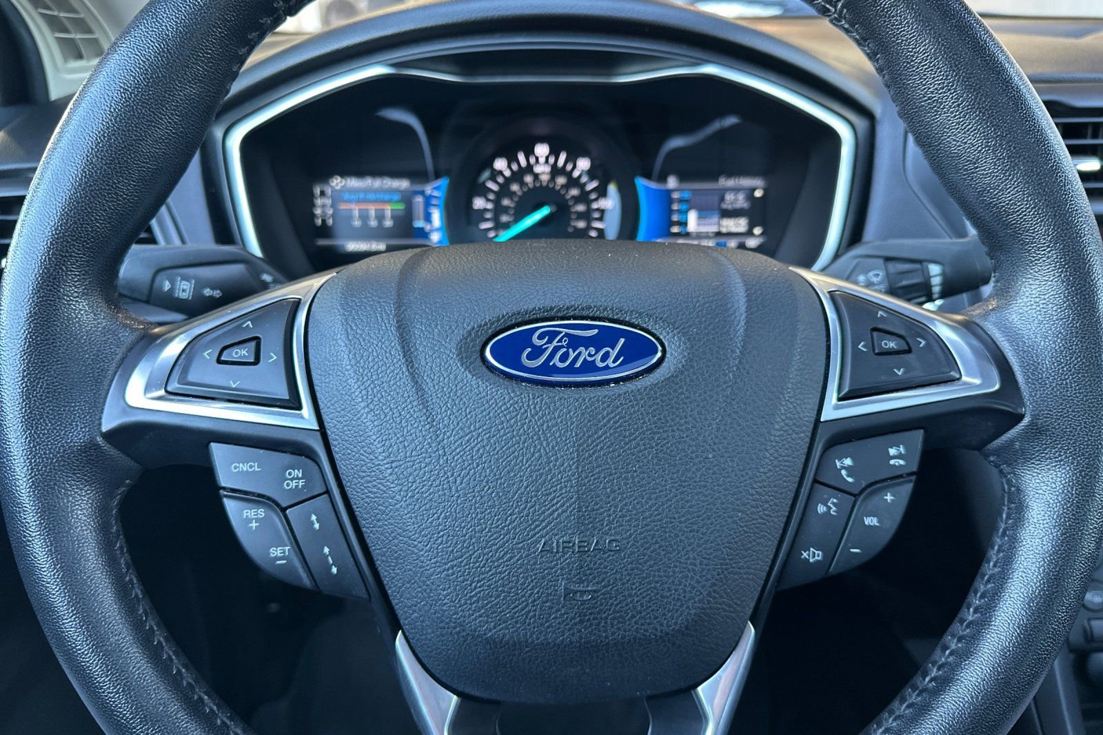 Used 2017 Ford Fusion Energi Titanium FWD image 21