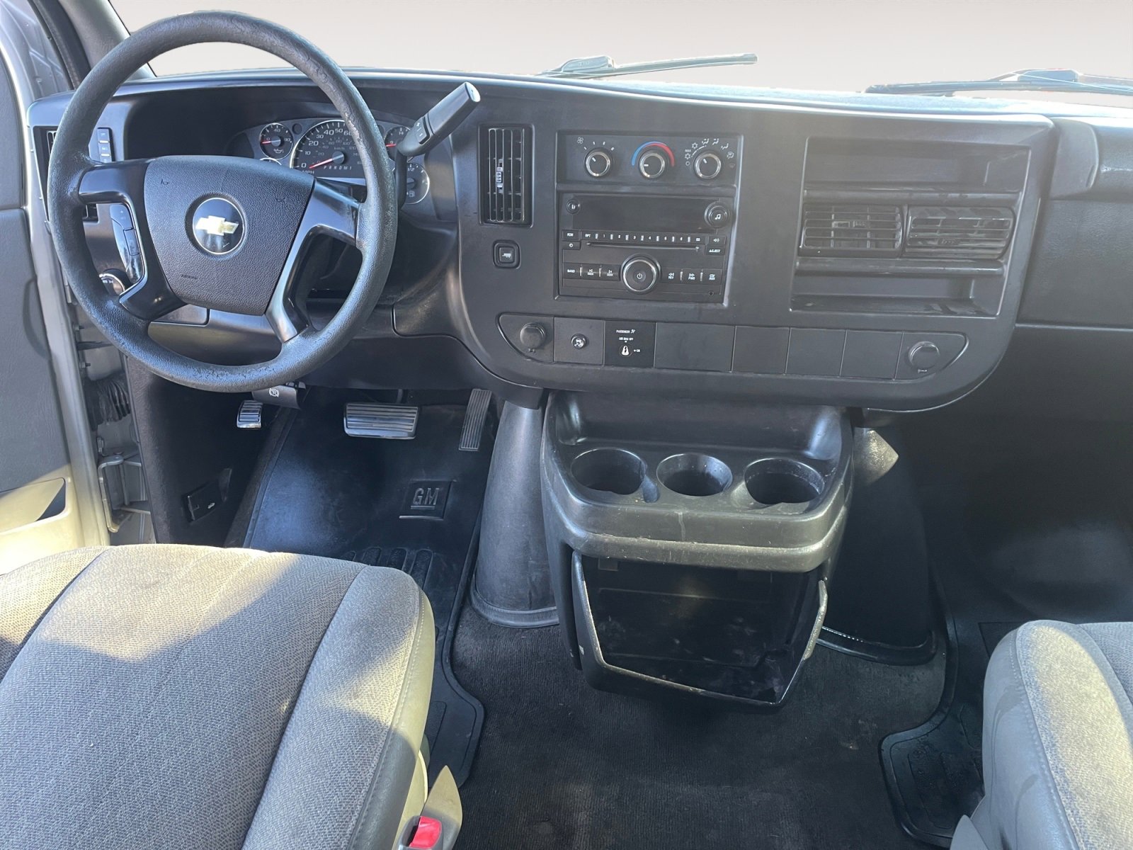 Used 2011 Chevrolet Express 2500 LS image 10