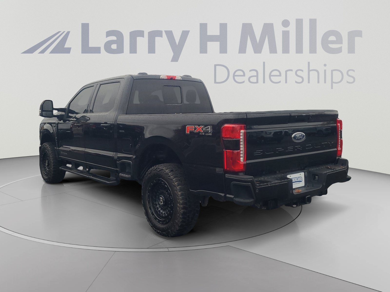 Used 2024 Ford F250 Lariat w/ Lariat Ultimate Package AWD/4WD image 3