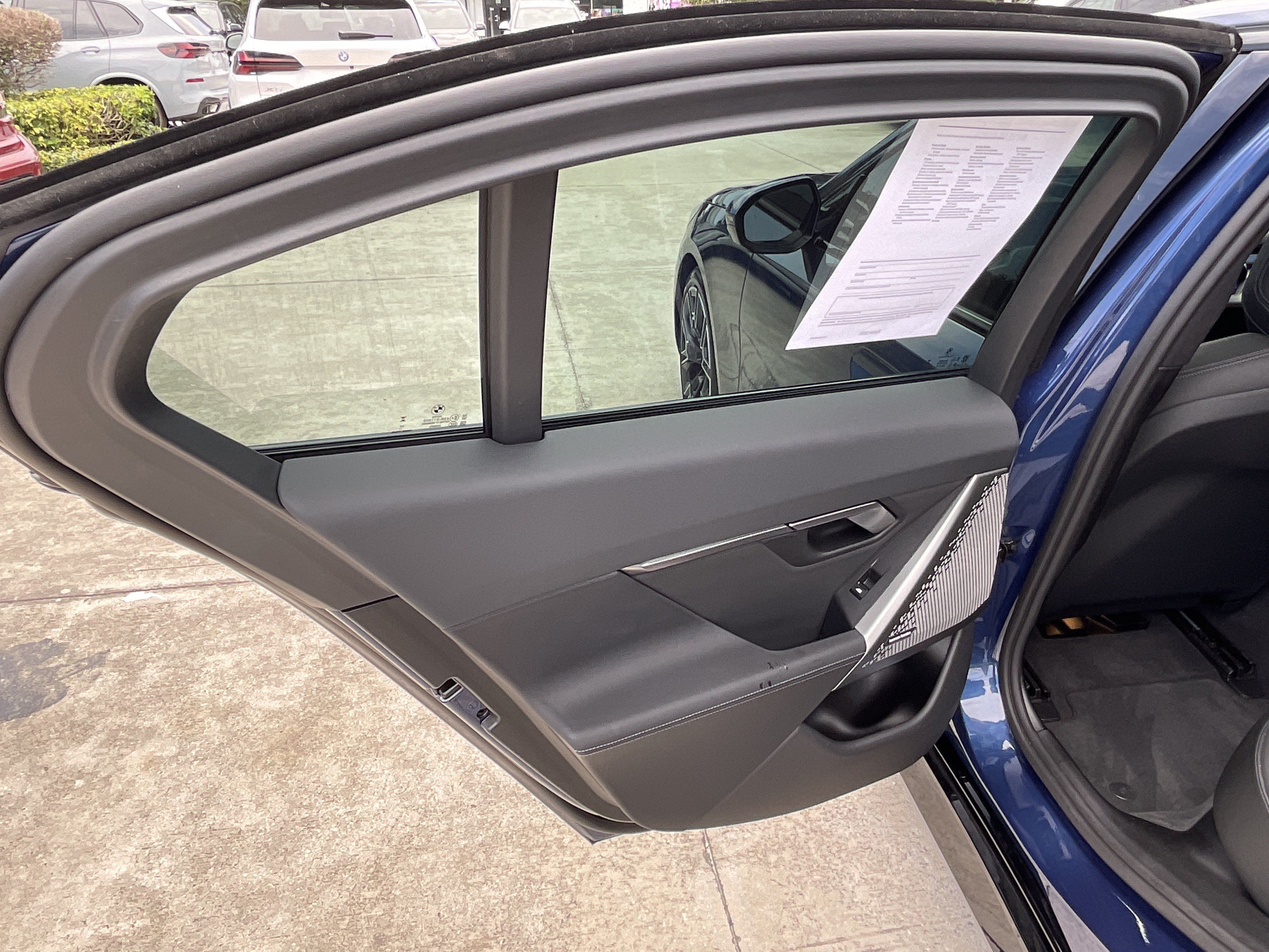 Certified 2025 BMW i5 xDrive40 w/ M Sport Package AWD/4WD image 22