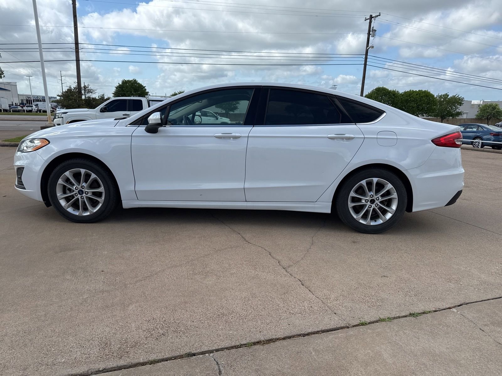 Used 2019 Ford Fusion SE image 4