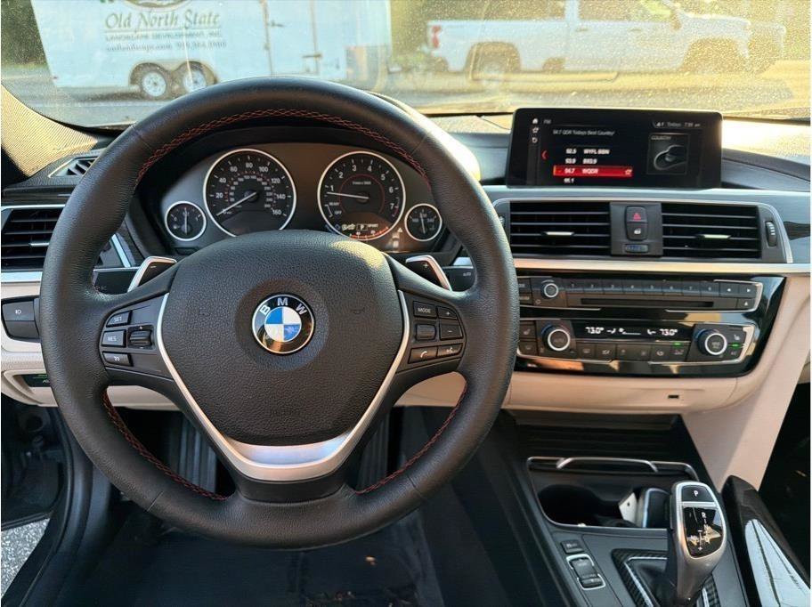 Used 2018 BMW 330i Sedan RWD image 12
