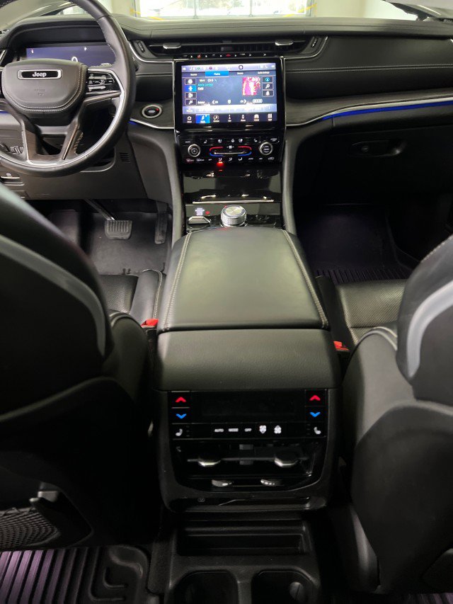 Used 2021 Jeep Grand Cherokee L Overland w/ Luxury Tech Group IV image 22