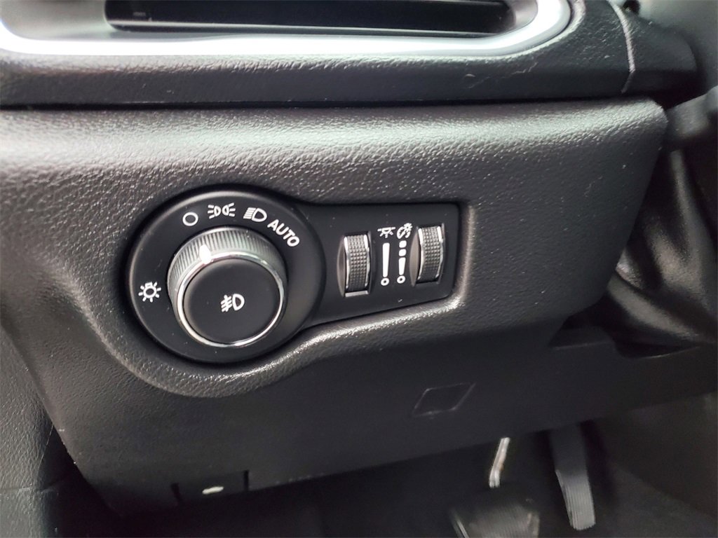 Used 2019 Chrysler Pacifica Touring Plus w/ S Appearance Package image 11