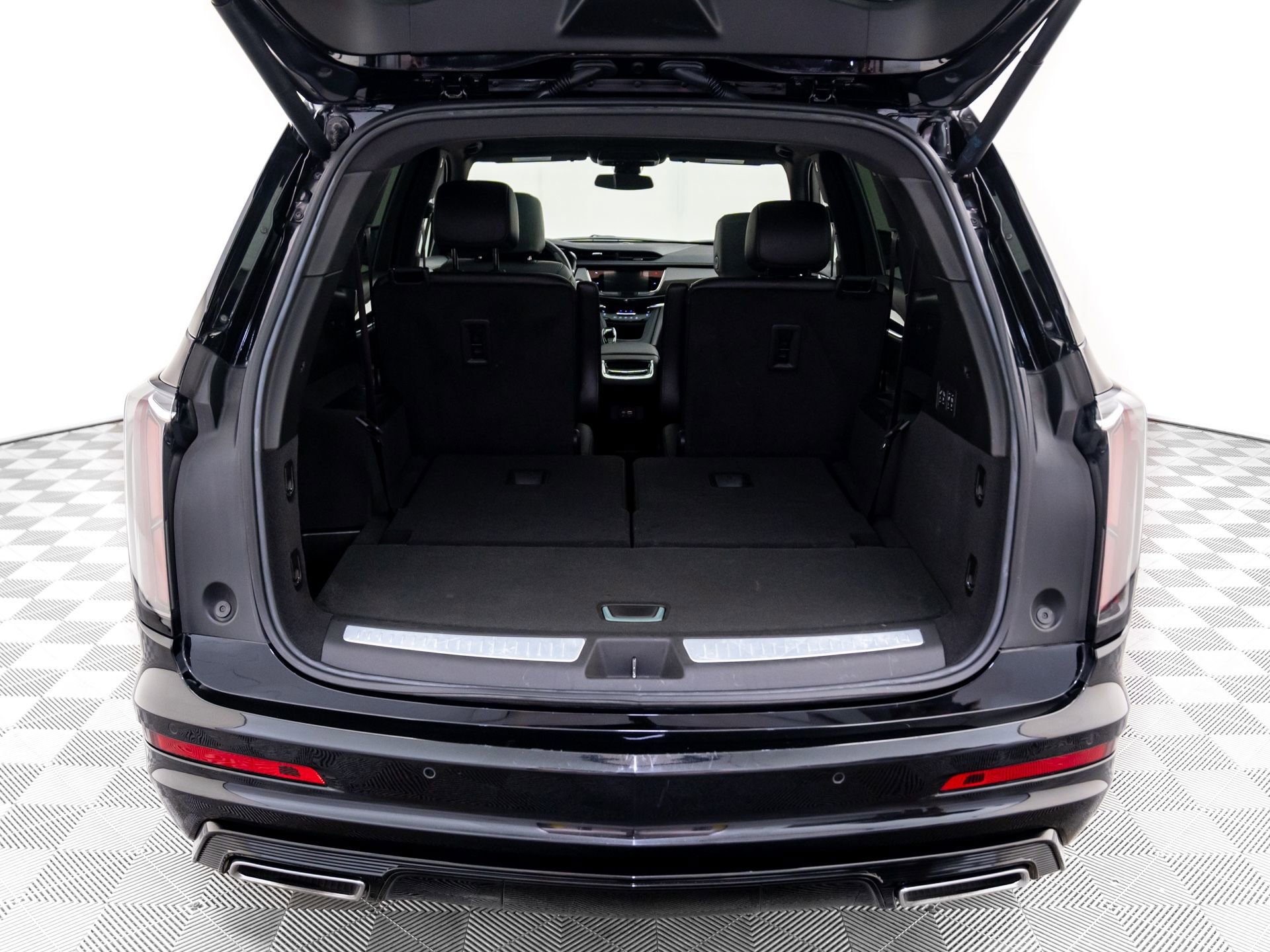 Certified 2024 Cadillac XT6 Sport w/ LPO, Floor Liner Package image 33