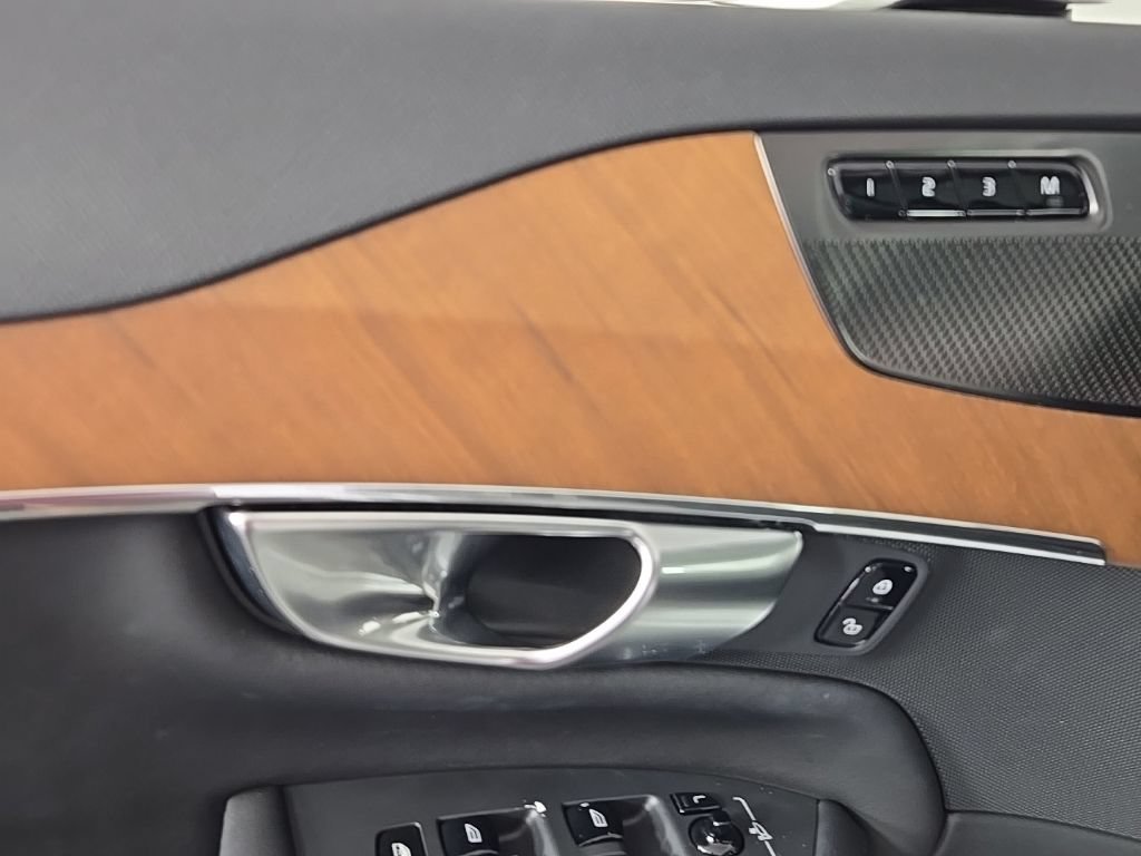 Certified 2023 Volvo XC90 B6 Plus w/ Protection Package Premier AWD/4WD image 24