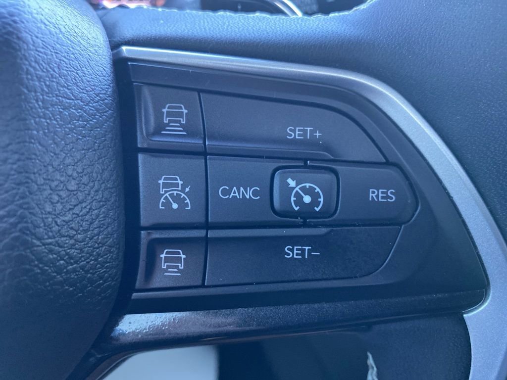 Used 2023 Jeep Grand Cherokee L Laredo image 29