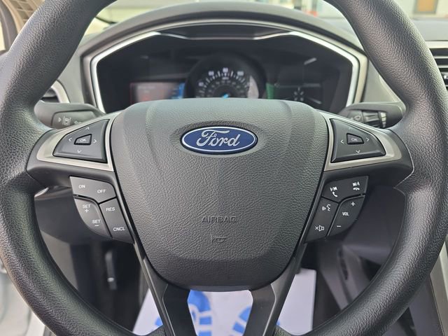Used 2020 Ford Fusion SE FWD image 21