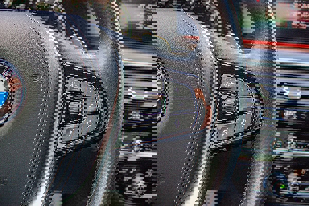 Used 2019 BMW 530i xDrive w/ Premium Package image 25