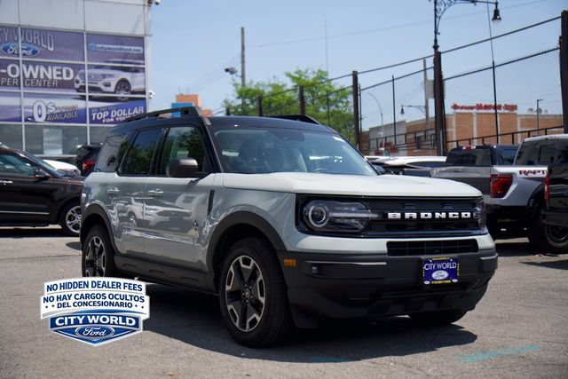 Certified 2022 Ford Bronco Sport Outer Banks w/ Tech Package AWD/4WD image 2