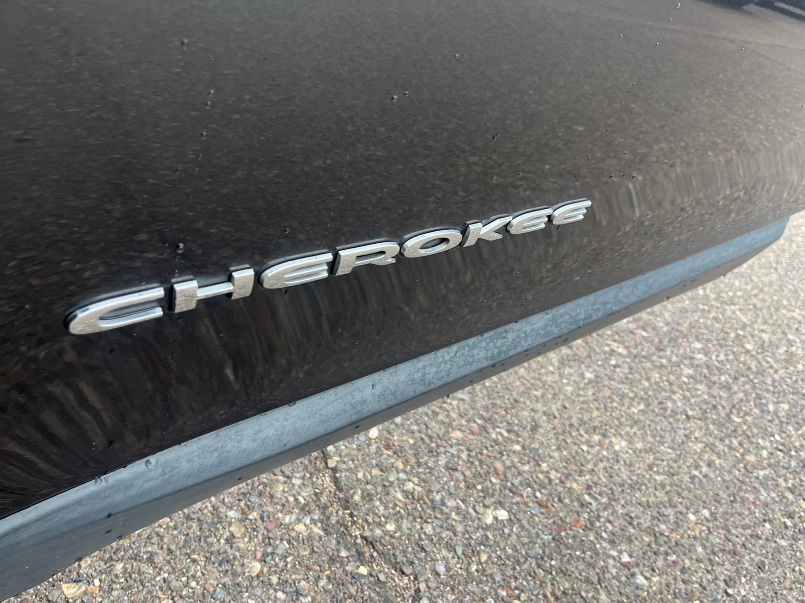 Used 2017 Jeep Cherokee Latitude w/ Safety/Convenience Group image 24