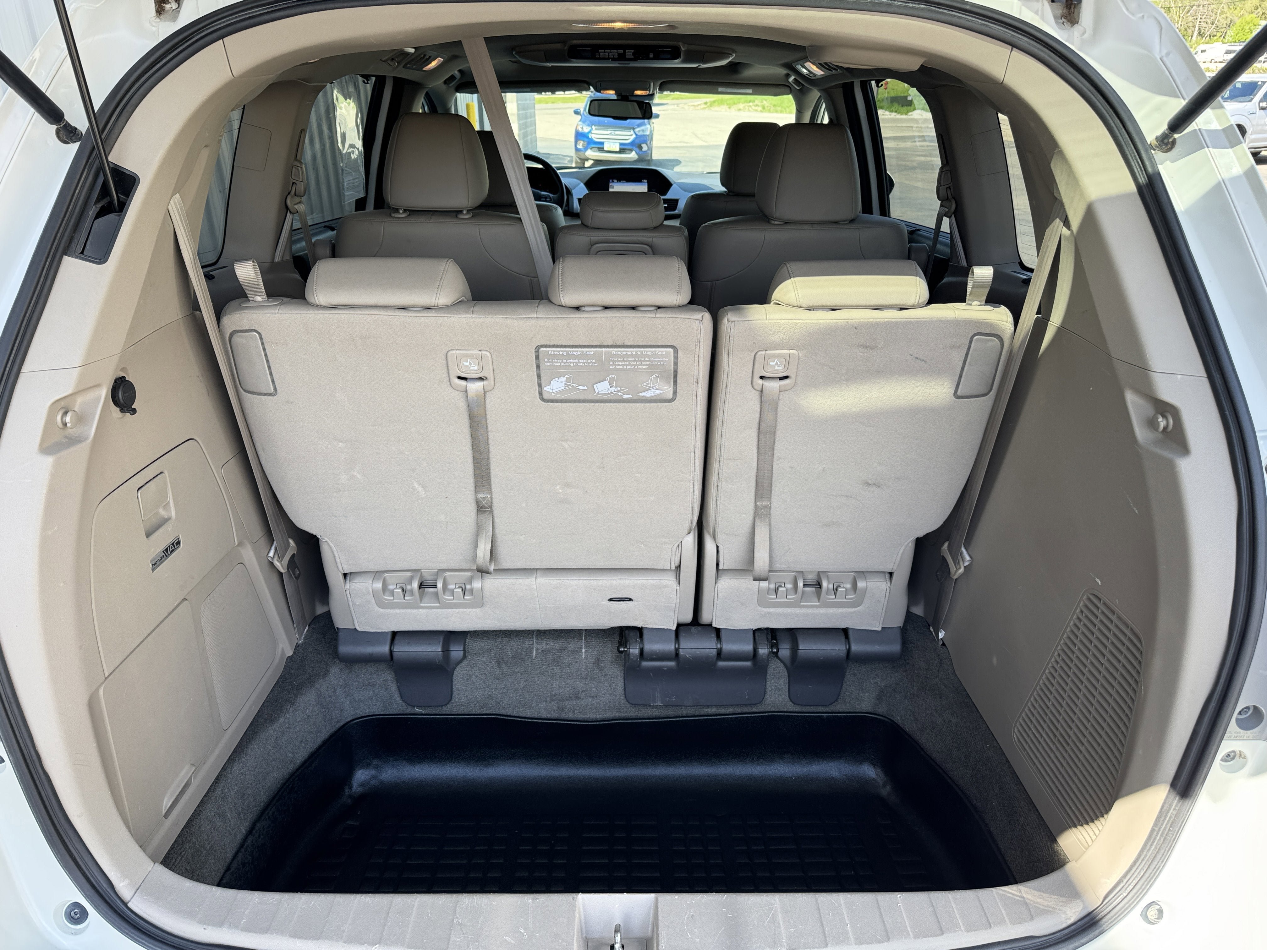 Used 2014 Honda Odyssey Touring Elite image 35