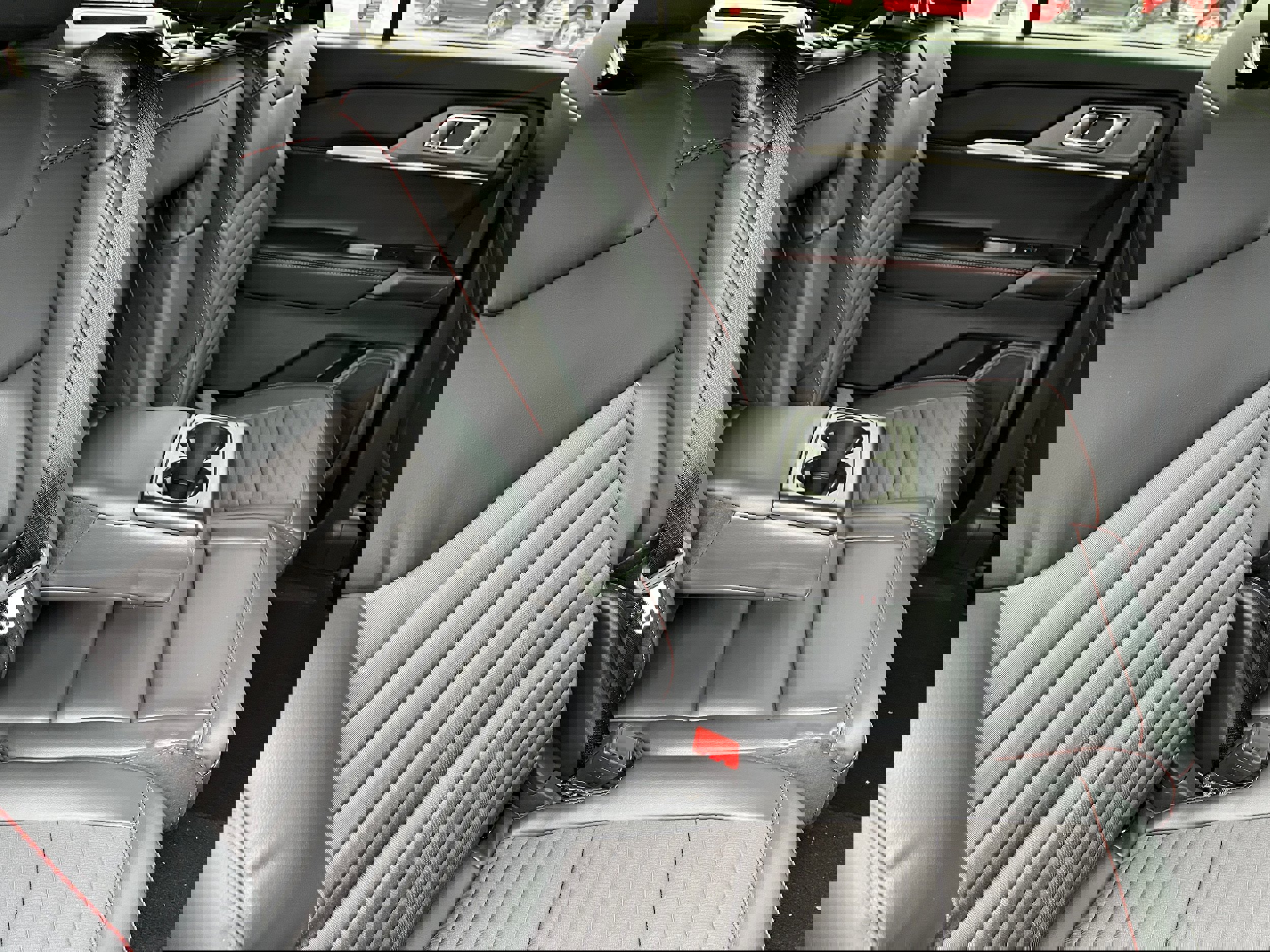 New 2026 Ford Explorer ST-Line w/ ST-Line Street Pack image 15