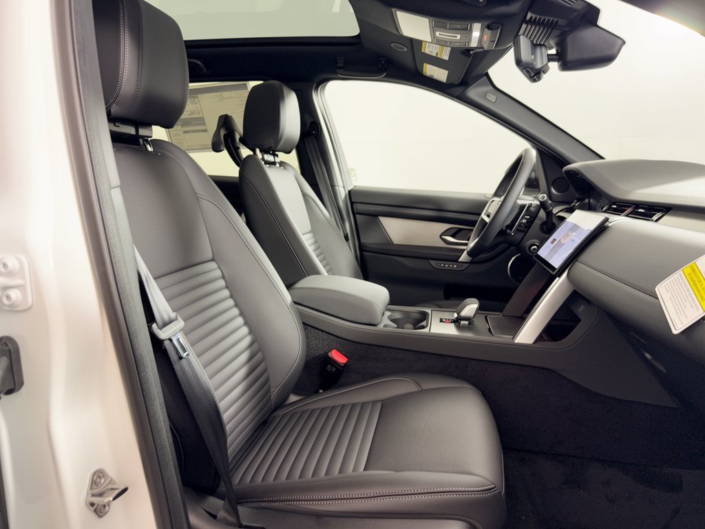 New 2026 Land Rover Discovery Sport Landmark AWD/4WD image 30