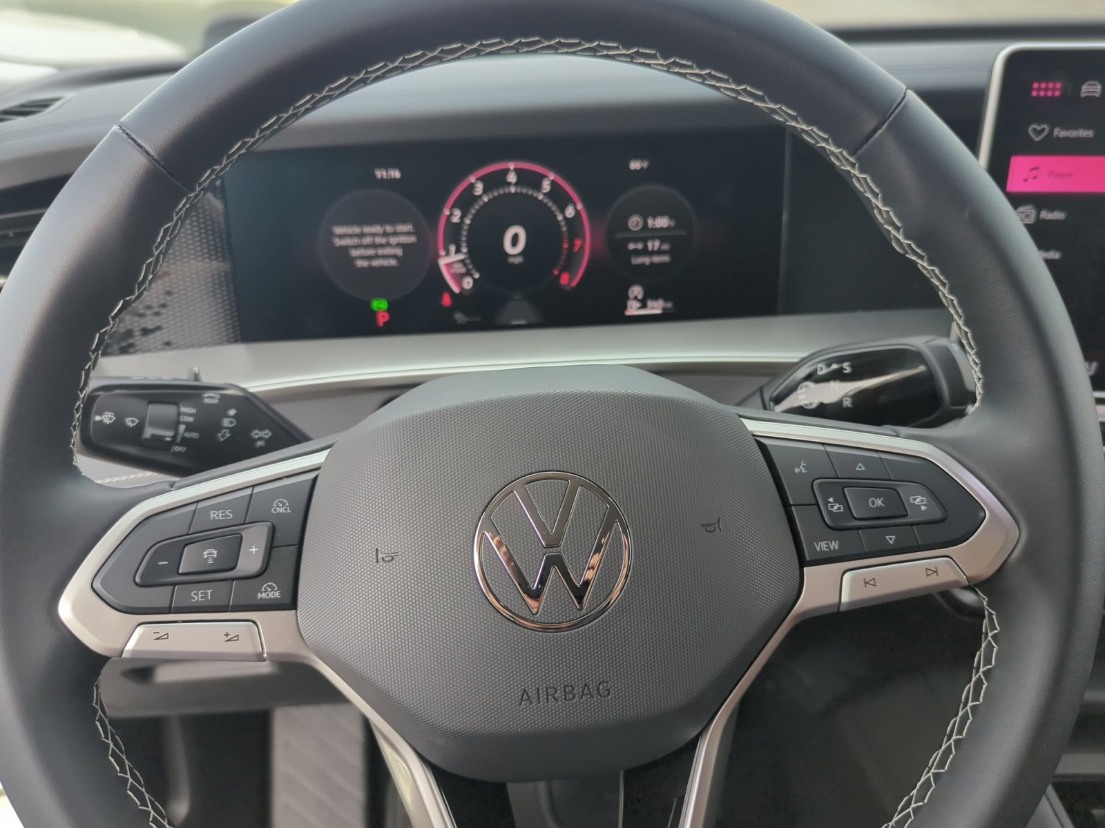 New 2025 Volkswagen Tiguan SE image 9