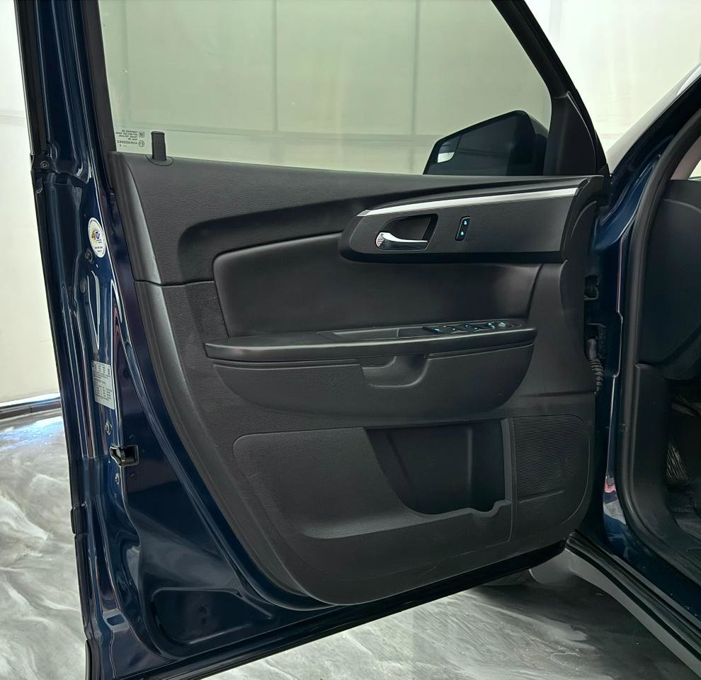 Used 2010 Chevrolet Traverse LT w/ Personal Connectivity Package FWD image 17