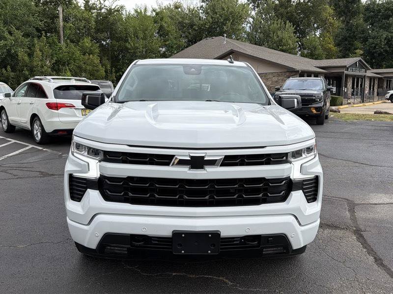 Used 2024 Chevrolet Silverado 1500 RST w/ Convenience Package II AWD/4WD image 2