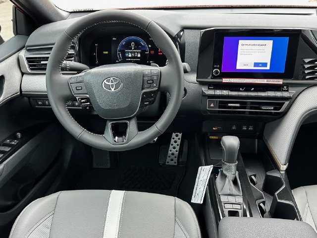 Used 2026 Toyota Camry SE w/ Convenience Package FWD image 10