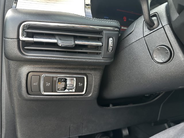 Certified 2024 Lincoln Corsair AWD w/ Equipment Group 101A image 30