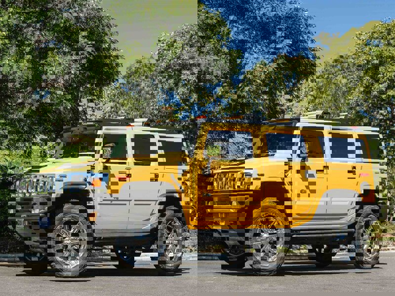Used 2004 HUMMER H2 w/ Chrome Appearance Package