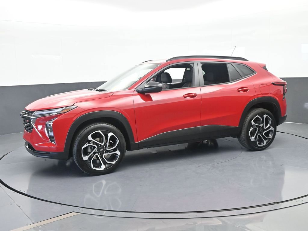 Used 2026 Chevrolet Trax RS image 2