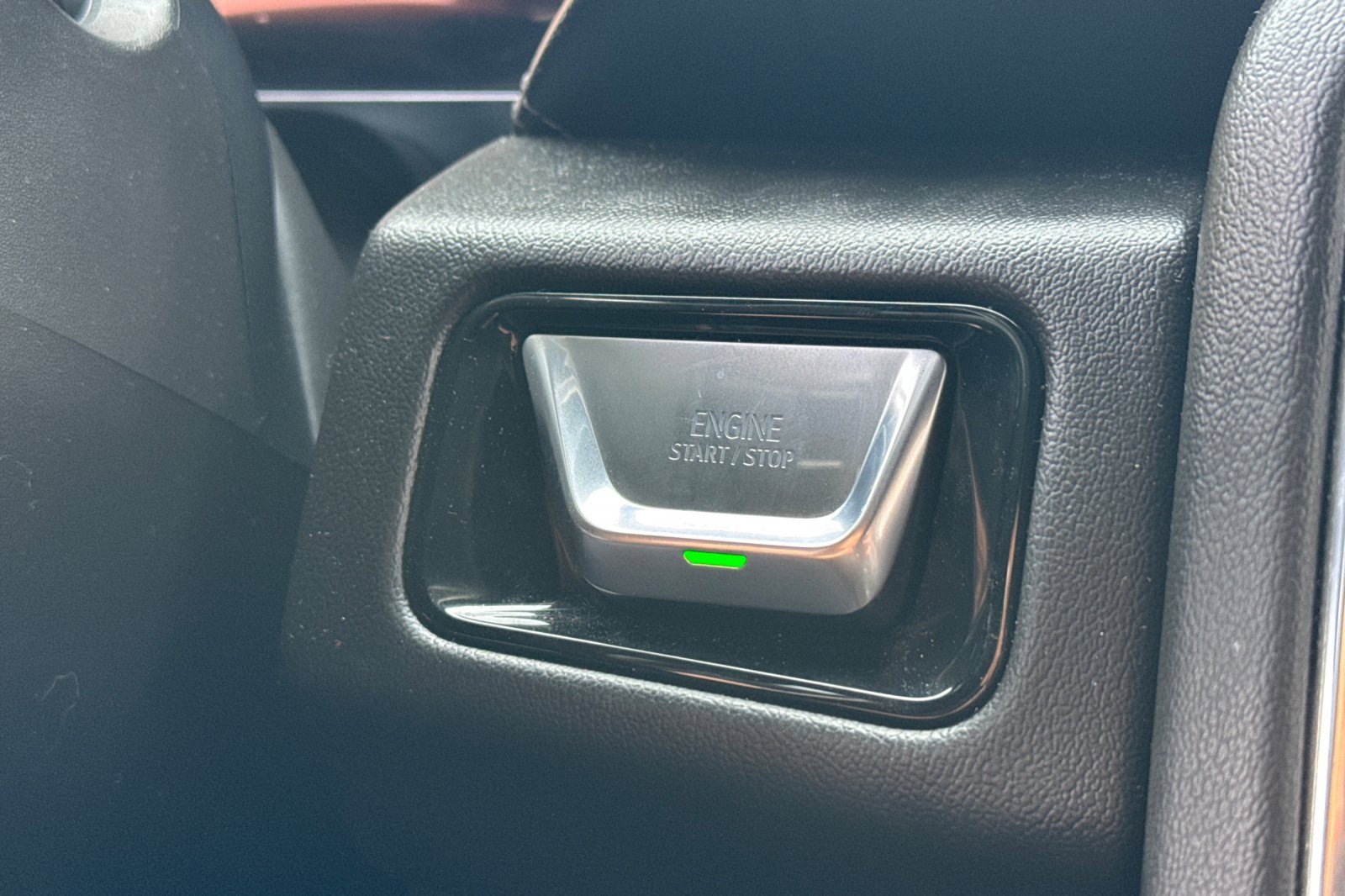 Used 2025 GMC Yukon Denali image 32