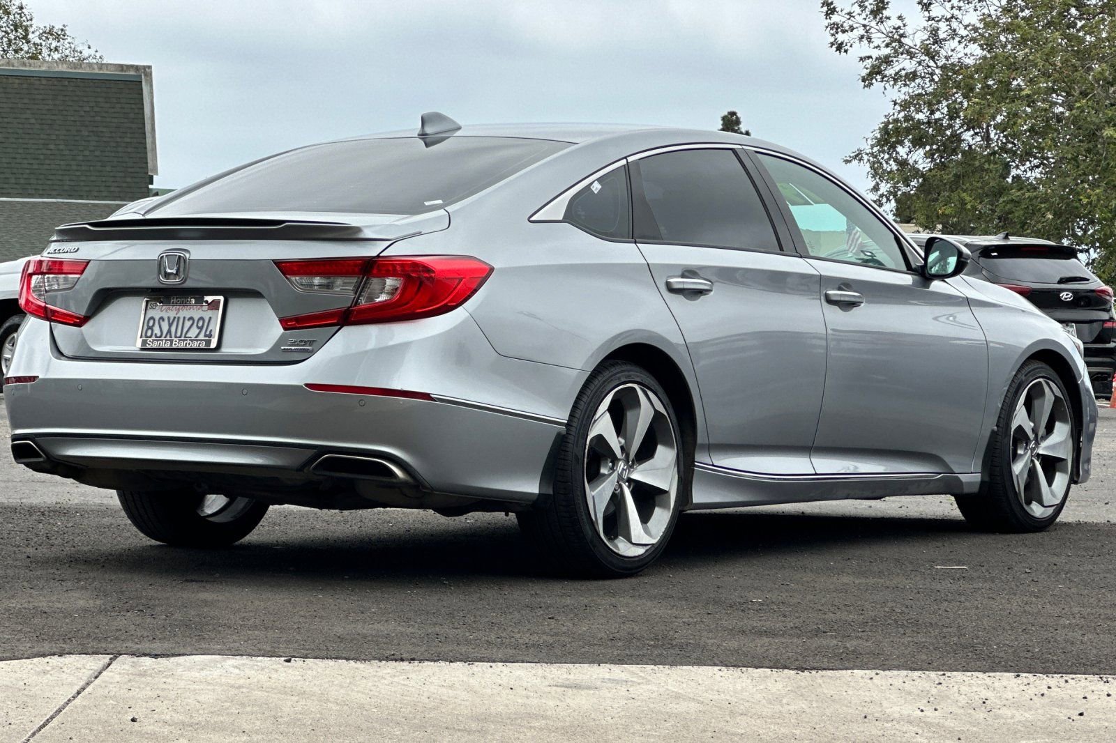 Used 2019 Honda Accord Touring image 4