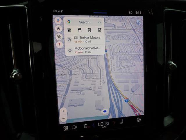 Used 2022 Volvo XC60 B5 Momentum image 23