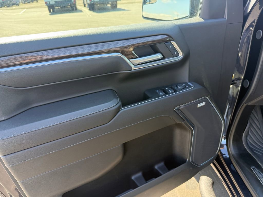 Used 2024 Chevrolet Silverado 1500 LT Trail Boss w/ Convenience Package II image 11