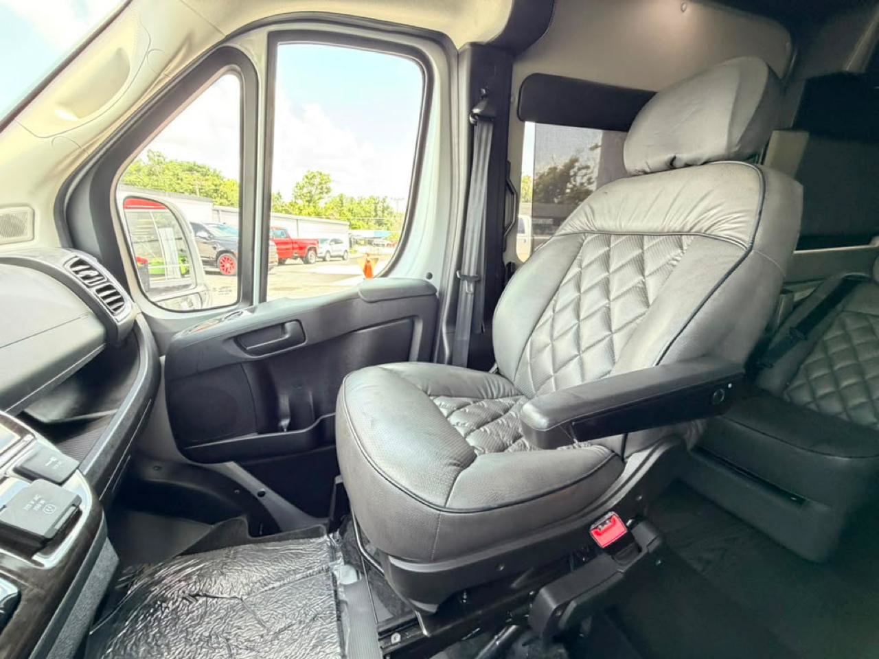 Used 2023 RAM ProMaster 2500 w/ Premium Convenience Group (B) FWD image 27
