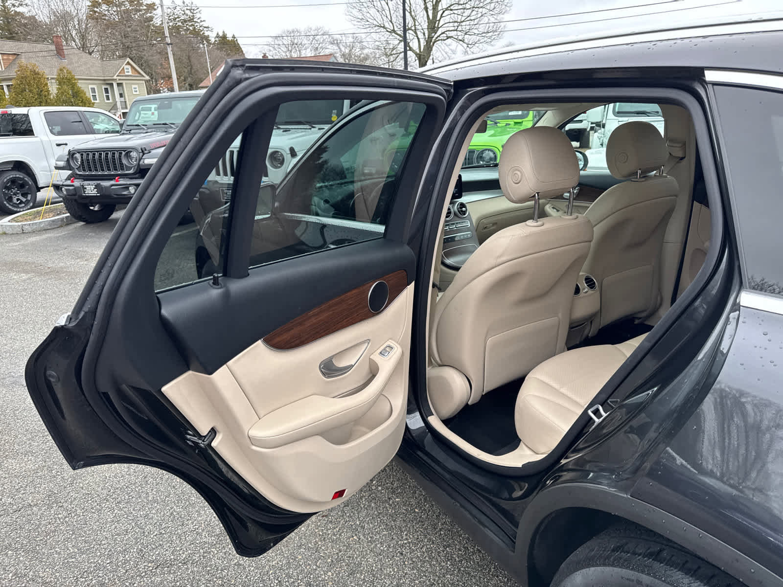 Used 2021 Mercedes-Benz GLC 300 4MATIC image 27