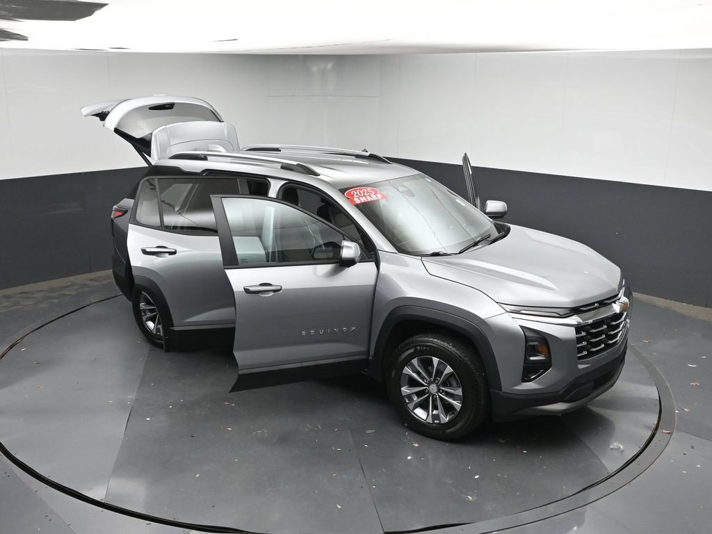 Used 2025 Chevrolet Equinox LT w/ Convenience Package II FWD image 41