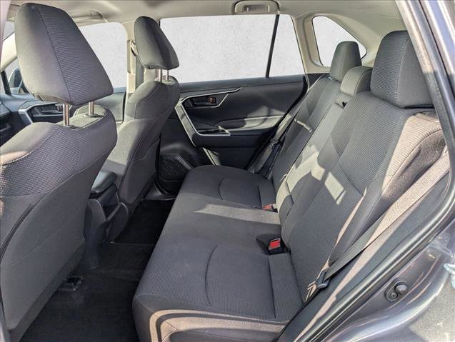 Used 2021 Toyota RAV4 LE image 16