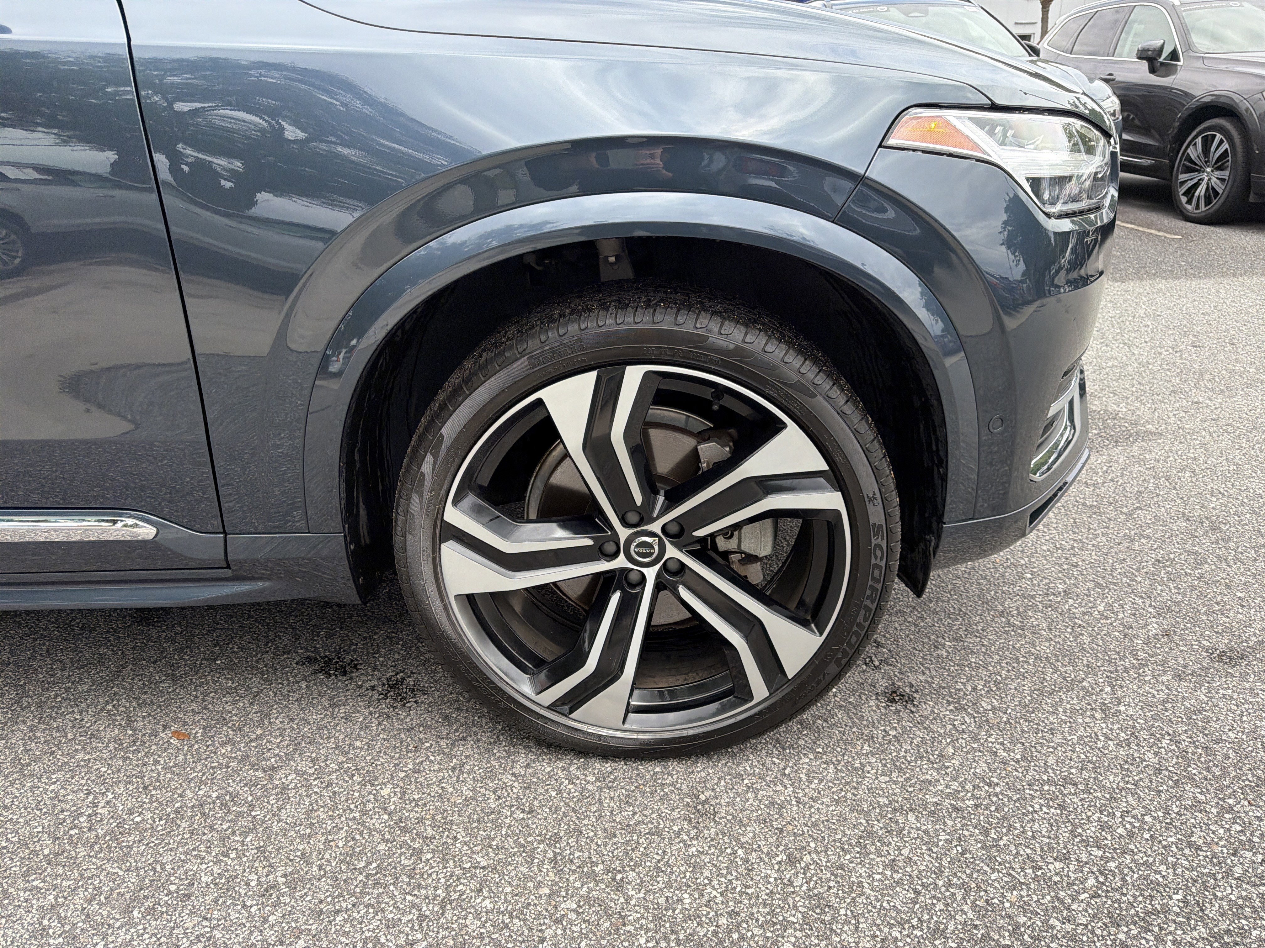 Used 2024 Volvo XC90 B6 Ultimate w/ Protection Package Premier AWD/4WD image 13