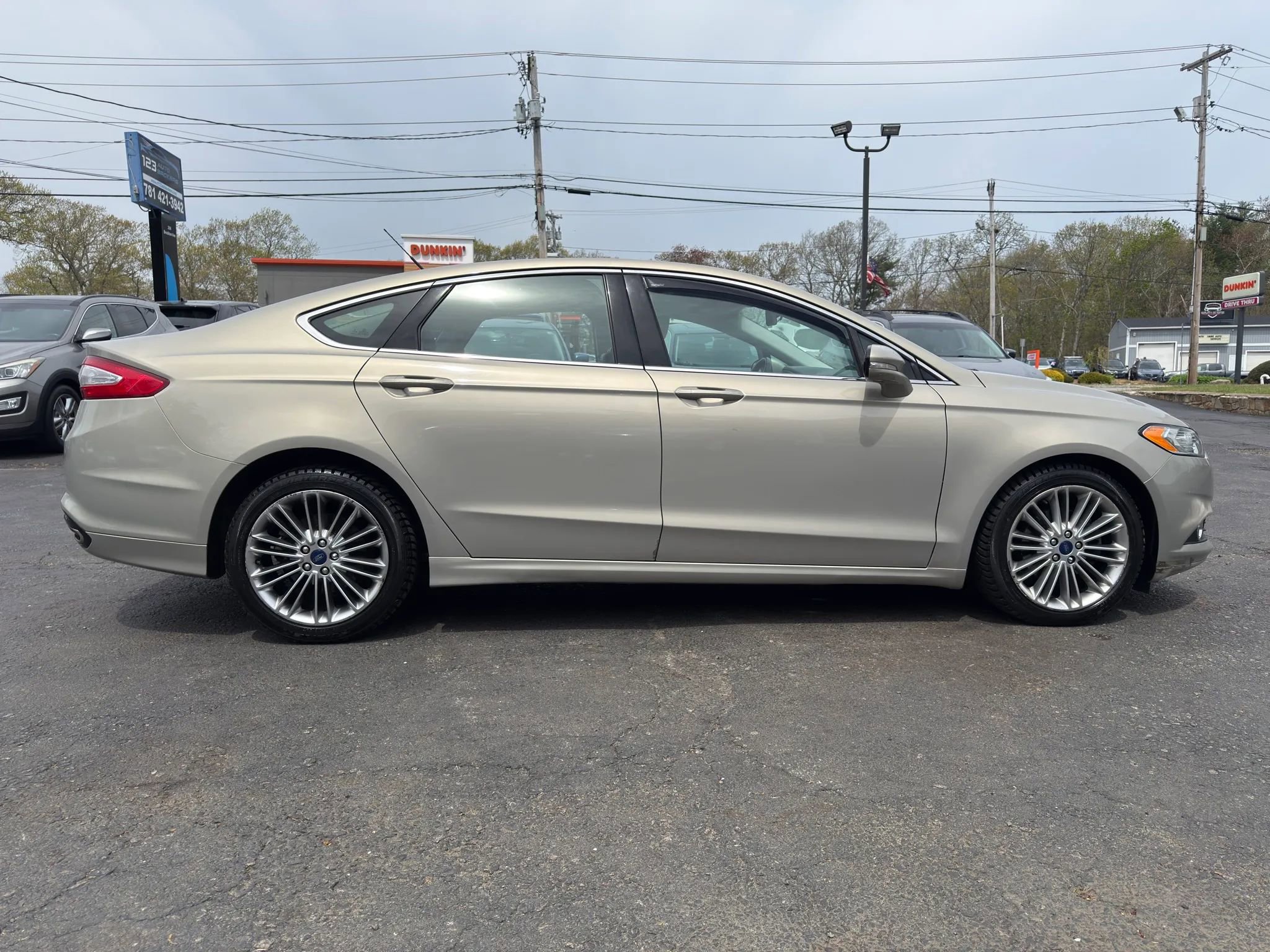 Used 2015 Ford Fusion SE w/ Equipment Group 202A AWD/4WD image 8