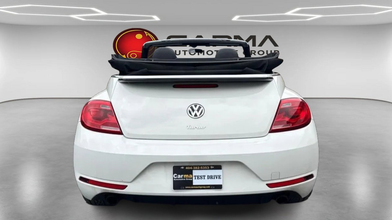 Used 2013 Volkswagen Beetle 2.0T image 4