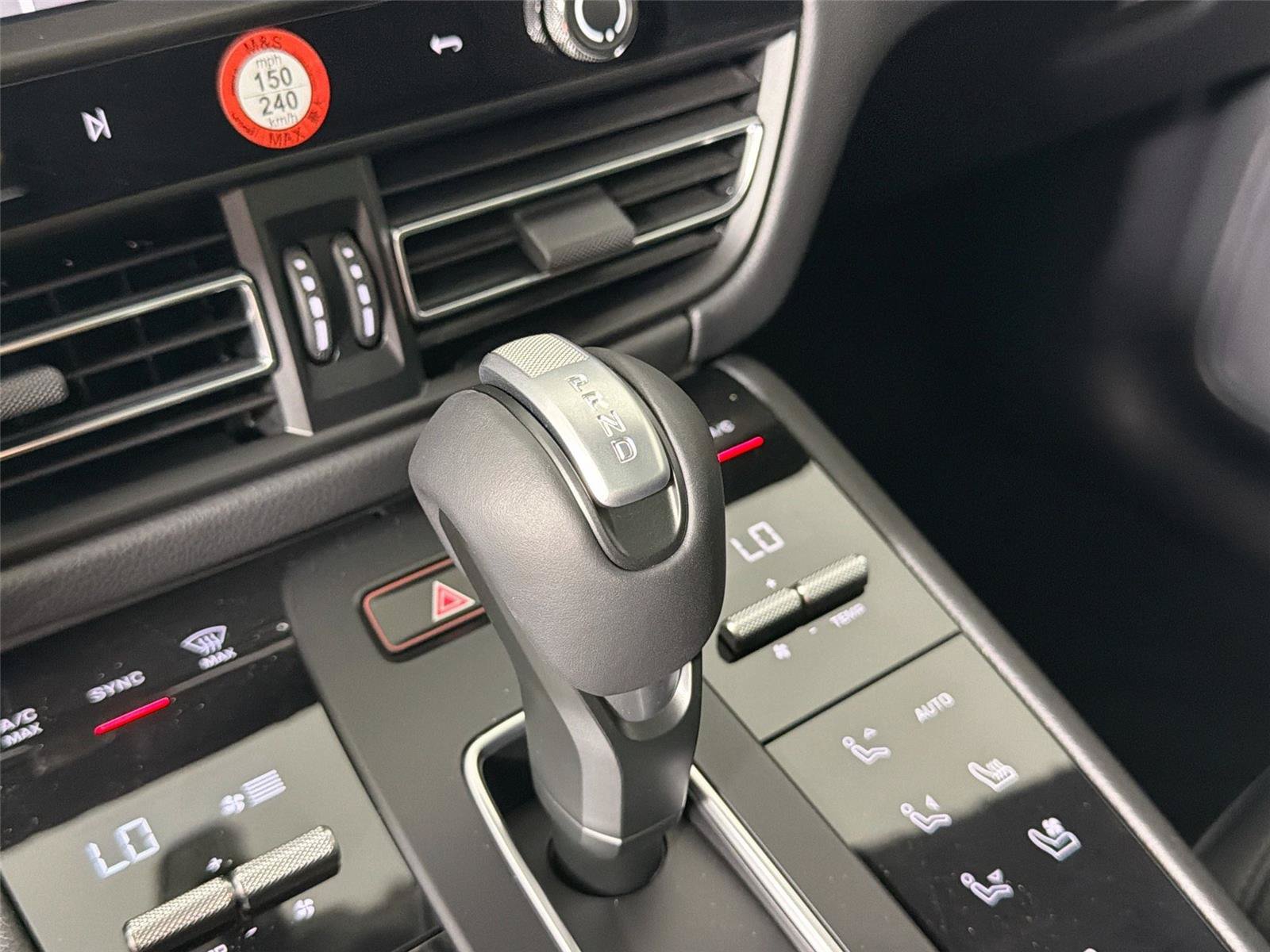 Certified 2026 Porsche Macan Turbo AWD/4WD image 34