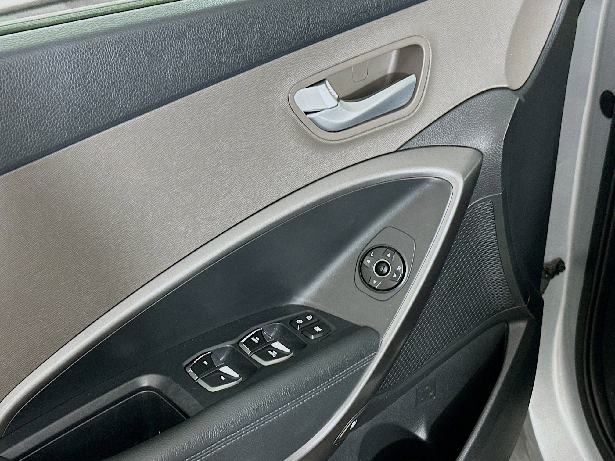 Used 2017 Hyundai Santa Fe Sport FWD image 15