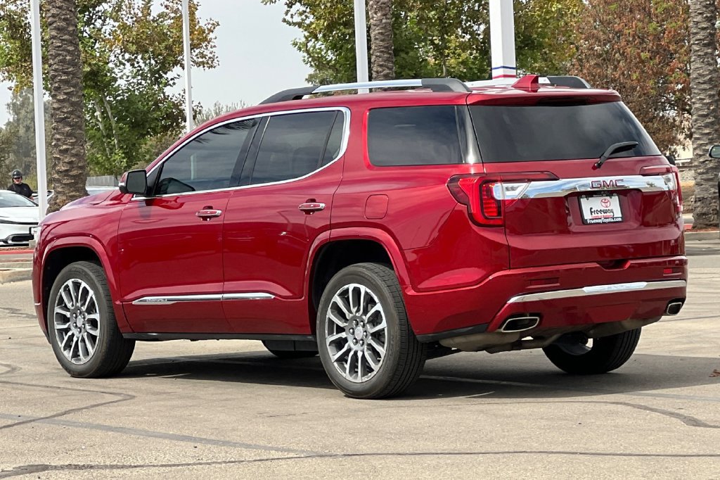 Used 2021 GMC Acadia Denali w/ Denali Technology Package FWD image 7