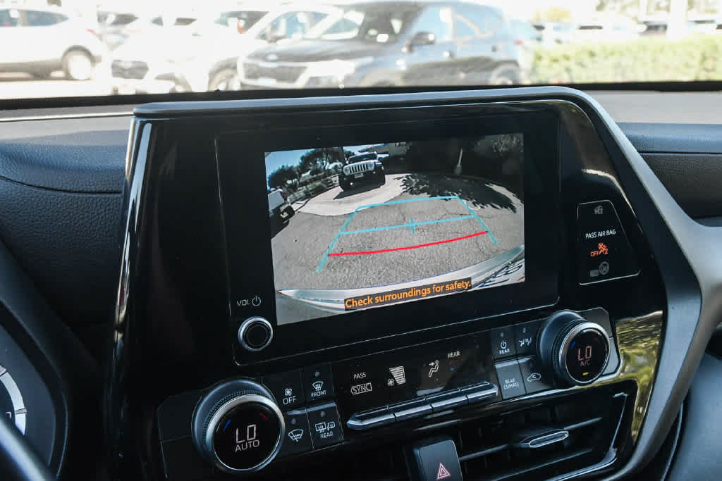 Certified 2023 Toyota Highlander LE AWD/4WD image 22
