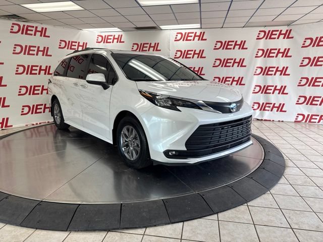 Used 2025 Toyota Sienna XLE w/ XLE Plus Package