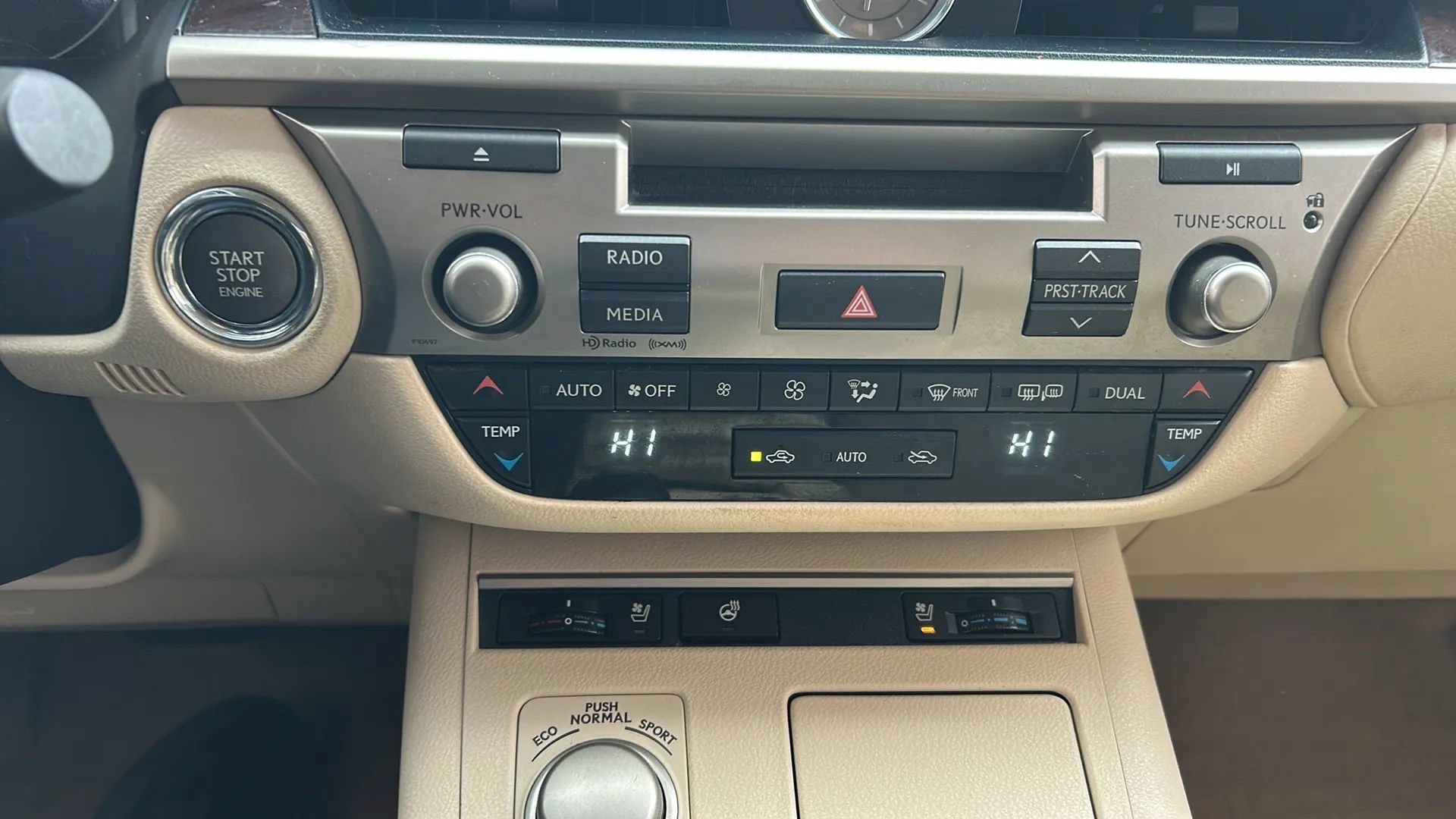 Used 2014 Lexus ES 350 w/ Premium Package FWD image 26